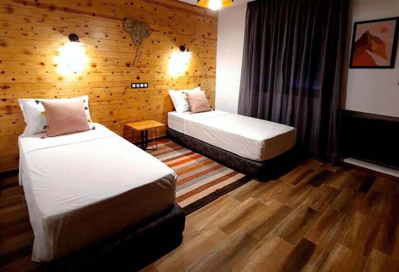 اتاق استاندارد با چشم‌انداز کوهستان, Maurice Bonjean