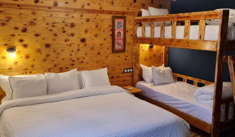 اتاق استاندارد چهار تخته, Maurice Bonjean