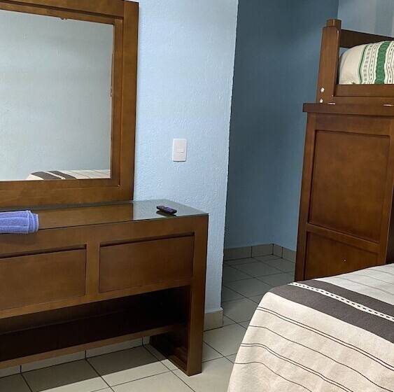 Трехместный Номер Комфорт, Casa Leonor