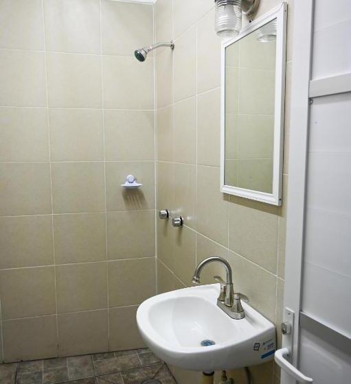 اتاق راحتی سه تخته, Casa Leonor