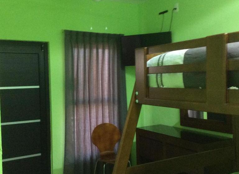Economy Triple Room, Casa Leonor