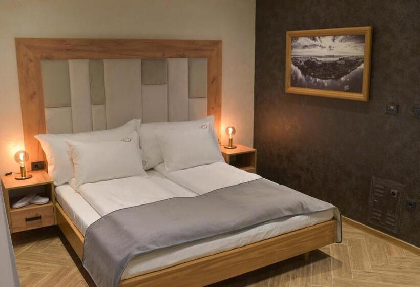 اتاق استاندارد با وان آب گرم, Corso Rooms City Centre