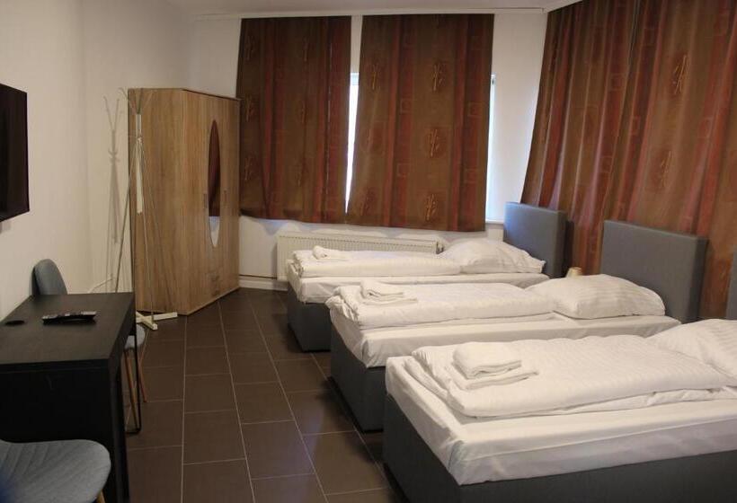 스탠다드 트리플 룸, David S Hostel