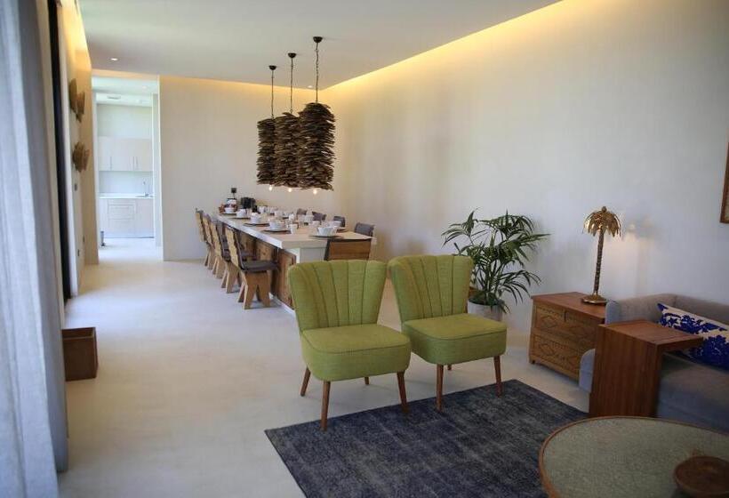 デラックスルーム, Aseel Resort