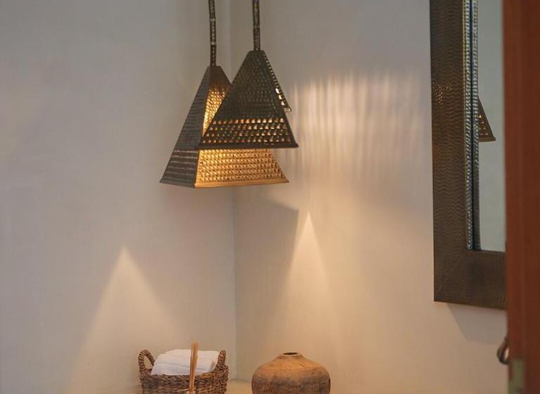 デラックスルーム, Aseel Resort