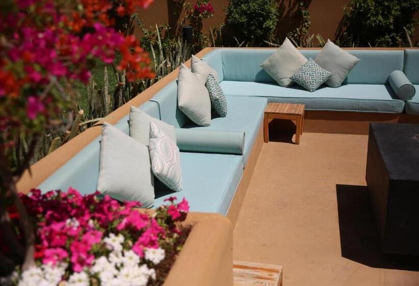 デラックスファミリールーム, Aseel Resort