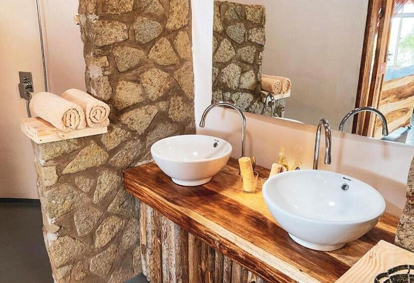 بانگلوی لوکس, Foresight Eco Lodge & Safari