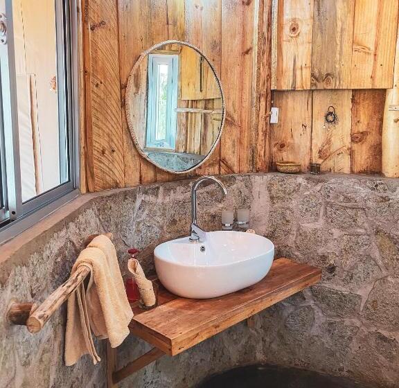 디럭스 룸 킹사이즈 침대, Foresight Eco Lodge & Safari