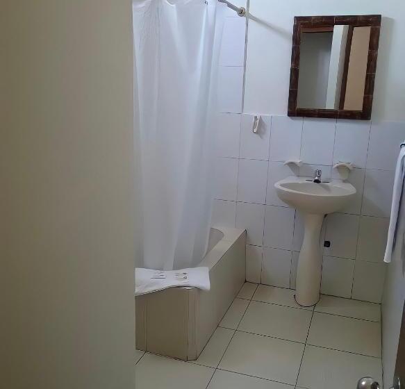 Quarto Quádruplo Estandar, Madrigal