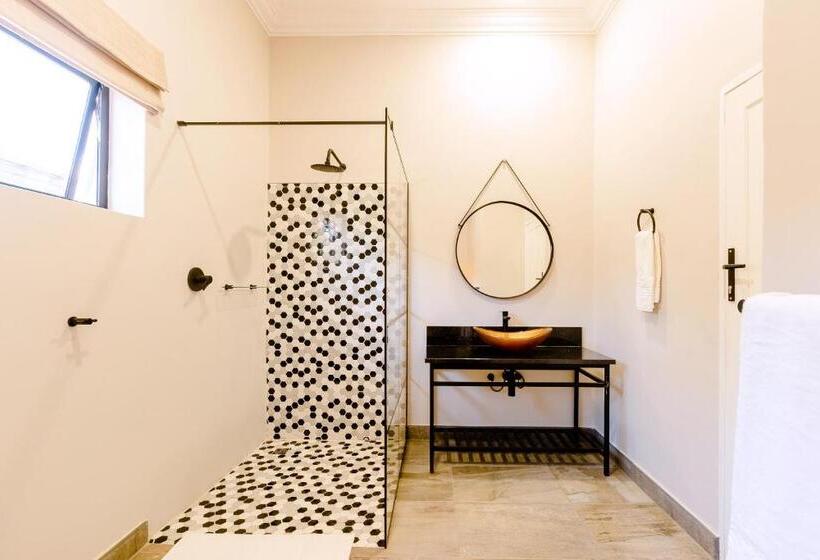 اتاق سوپریور, Nkosi Guest Lodge