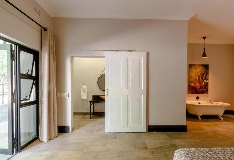 اتاق سوپریور با چشمانداز باغ, Nkosi Guest Lodge