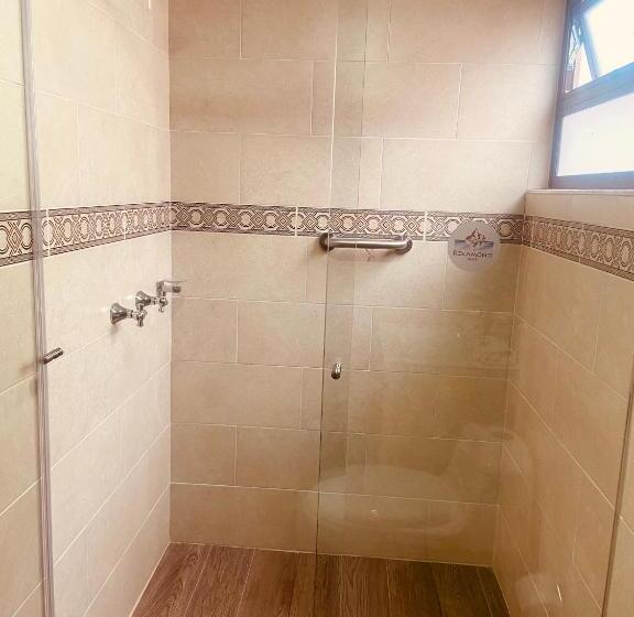 חדר משפחתי, Rocamonti