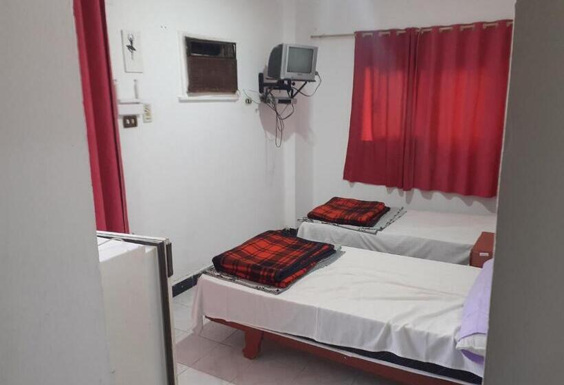 اتاق استاندارد یک نفره, Four Seasons