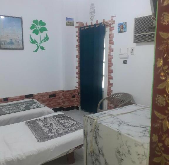 اتاق استاندارد, Four Seasons