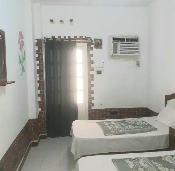 اتاق استاندارد, Four Seasons