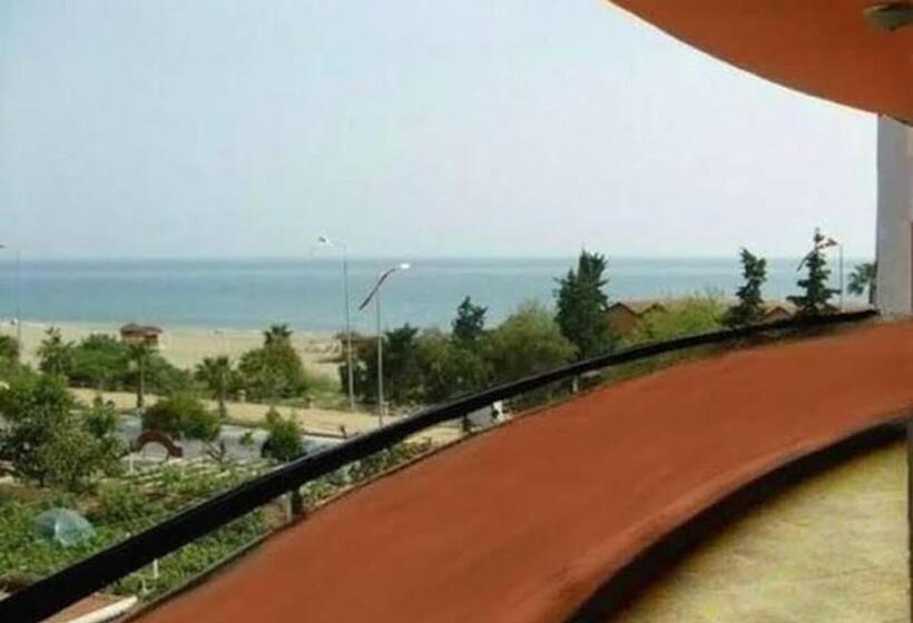 اتاق استاندارد سه نفره, Four Seasons