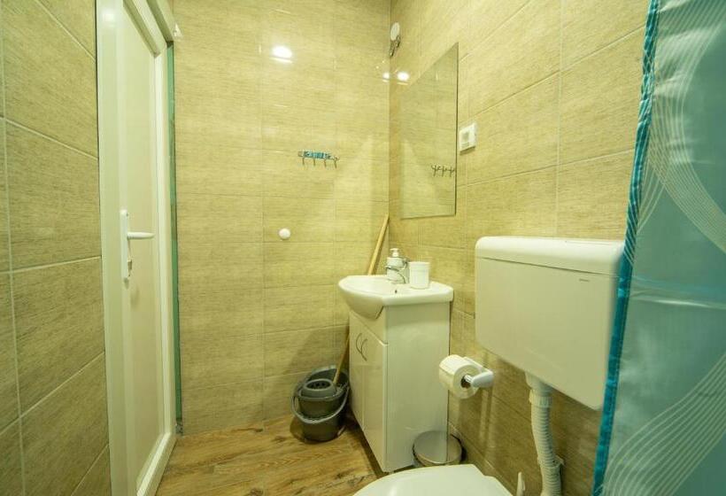 اتاق استاندارد, Amd Union Caffe & Rooms