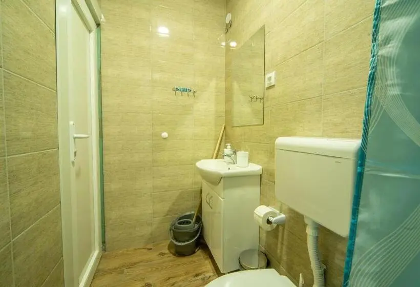 اتاق استاندارد, Amd Union Caffe & Rooms