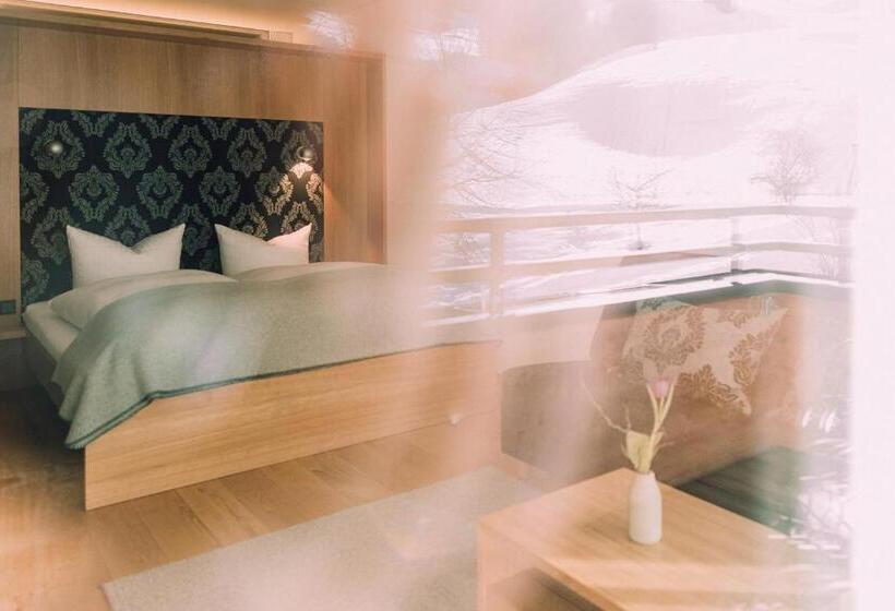 غرفة كمفورت مع بلكونة, Naturhotel Chesa Valisa