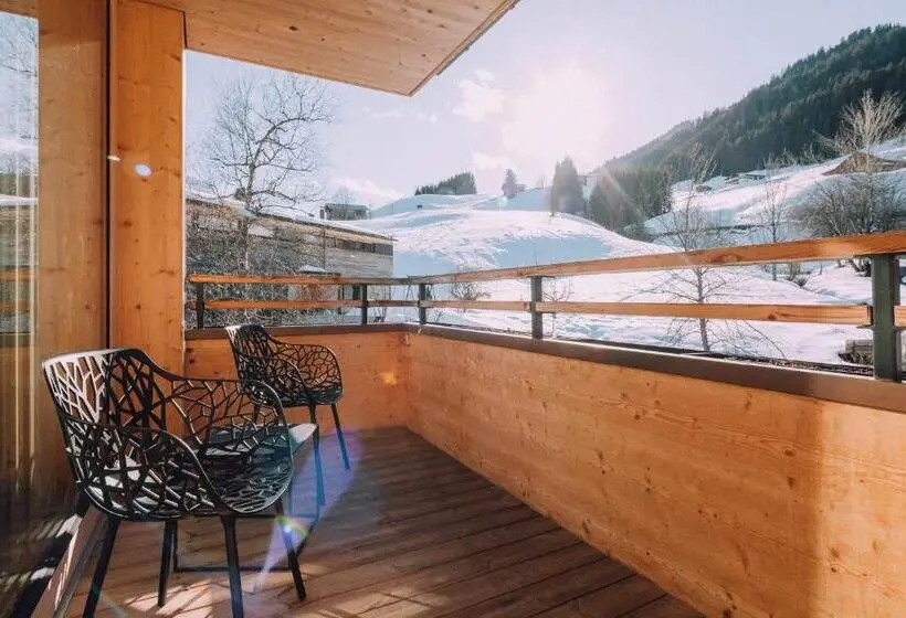 Comfort room with balcony, Naturhotel Chesa Valisa