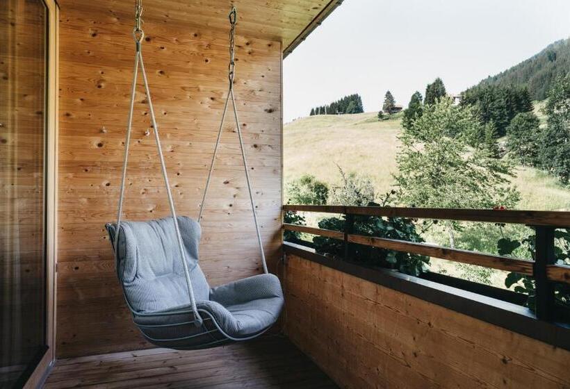 غرفة كمفورت مع بلكونة, Naturhotel Chesa Valisa