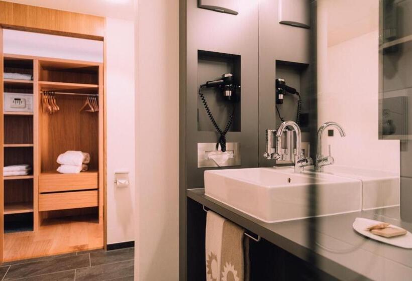 جناح جونيور مزوَّد بشرفة, Naturhotel Chesa Valisa