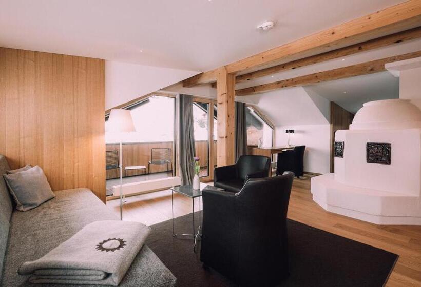 جناح جونيور مزوَّد بشرفة, Naturhotel Chesa Valisa