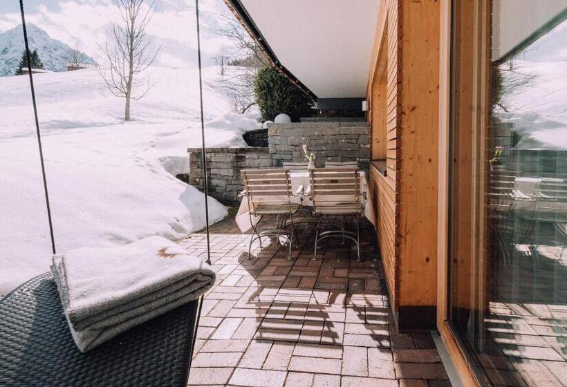 Люкс Вид на Горы, Naturhotel Chesa Valisa