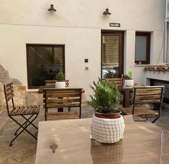 اتاق سوپریور, Ateneo Cuenca Suites