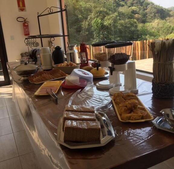 スタンダードトリプルルーム, Pousada Pe Na Terra Em Guararema