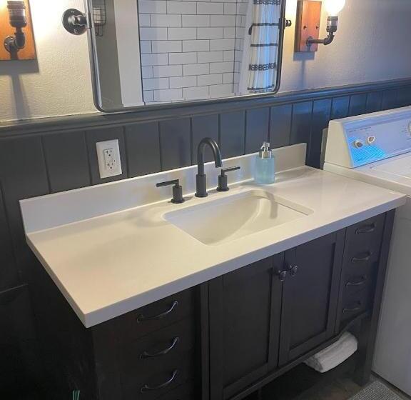 شقة غرفة نوم واحدة مزودة بشُرفة, Spearfish Cottages