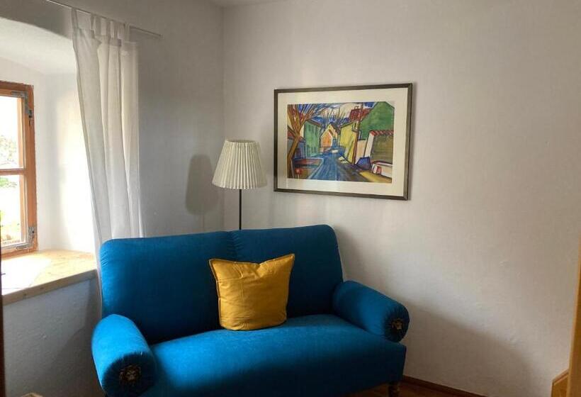 Номер Стандарт, Callm Aka Zum Goldenen Löwen Zu Nacht Bei Der Destillerie