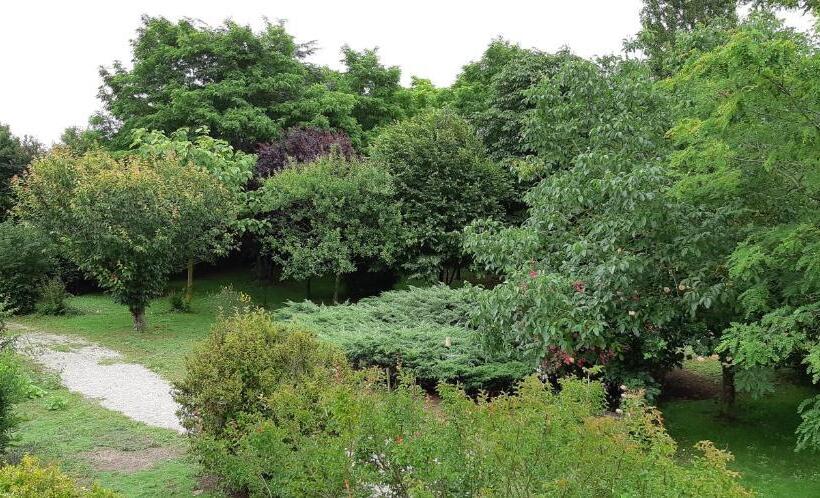 Номер Стандарт Вид на Сад, L Abri D Emilie Chambre D Hôtes