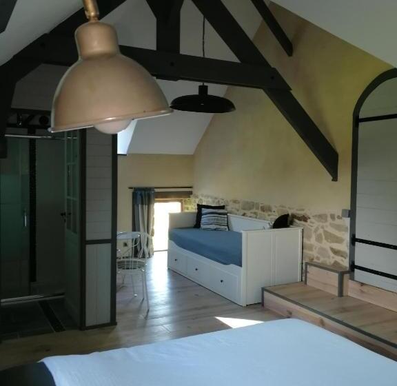 חדר משפחתי, Les Longères De Keridy