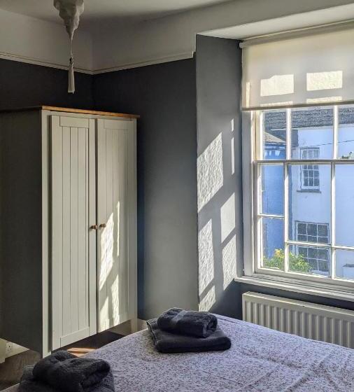 جناح سوبيريور, The Cathedral Villas