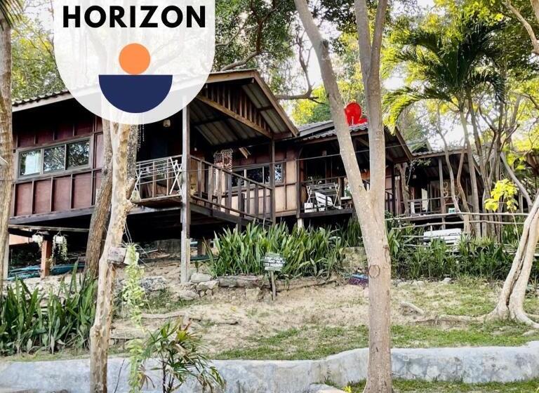 キングサイズベッドのスタンダードルーム, Horizon Resort