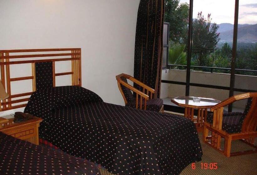 اتاق لوکس با بالکن, Rock City Resort