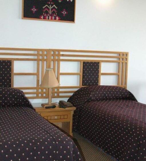 اتاق لوکس با بالکن, Rock City Resort