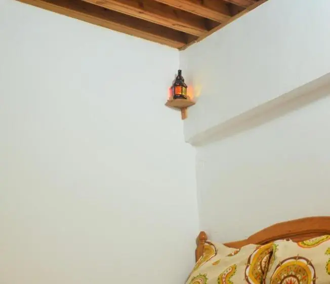 اتاق استاندارد با سرویس بهداشتی مشترک, Moroccan Dream Hostel