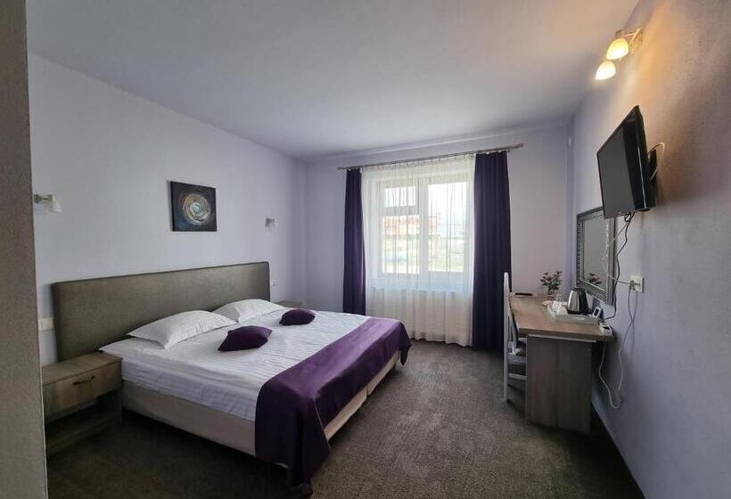 غرفة ديلوكس, Alba Forum