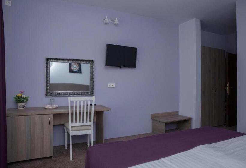 غرفة ديلوكس, Alba Forum