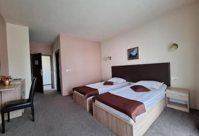 غرفة سوبيريور, Alba Forum