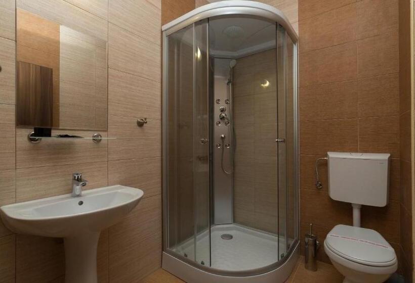 غرفة سوبيريور, Alba Forum