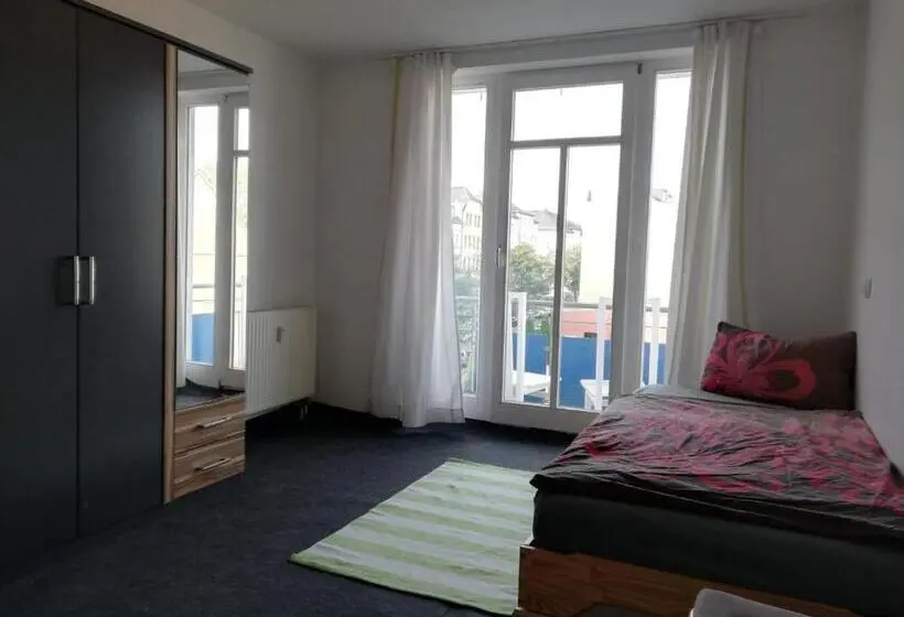 اتاق استاندارد چهارنفره با بالکن, Apartmenthaus Home24