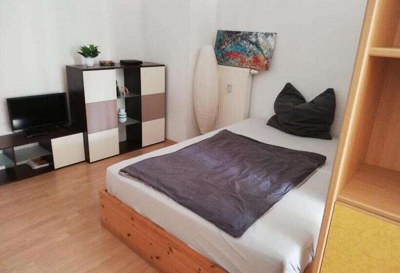 Четырехместный Номер Стандарт с Балконом, Apartmenthaus Home24