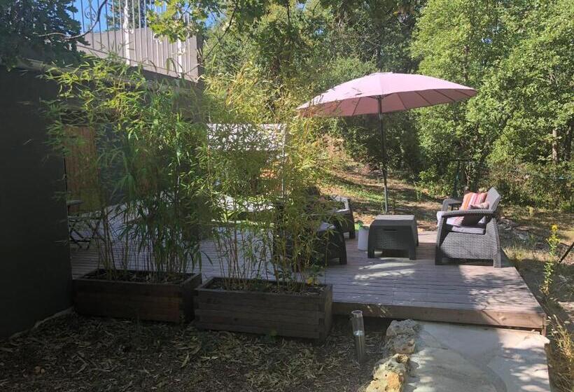 סטודיו משפחתי, La Chênaie