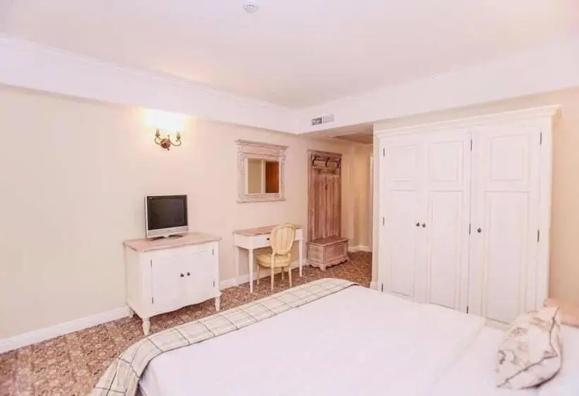 バルコニー付きスタンダードルーム, Pensiunea Dimitrios & Spa   Băile Herculane  Valea Cernei Terapie Spa  Relaxare A Minții și A Trupul