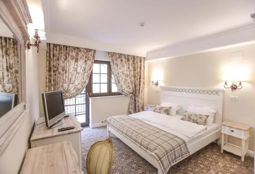 バルコニー付きスタンダードルーム, Pensiunea Dimitrios & Spa   Băile Herculane  Valea Cernei Terapie Spa  Relaxare A Minții și A Trupul