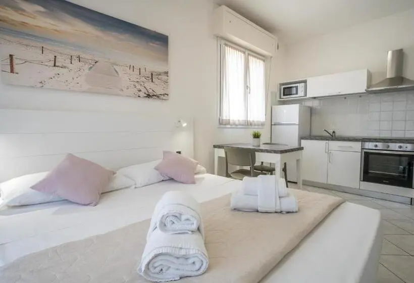 استودیو استاندارد با بالکن, Rimini Bay Suites & Residence