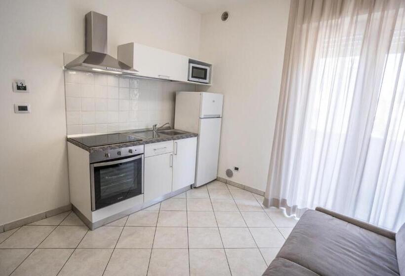 آپارتمان 1 خوابه با بالکن, Rimini Bay Suites & Residence